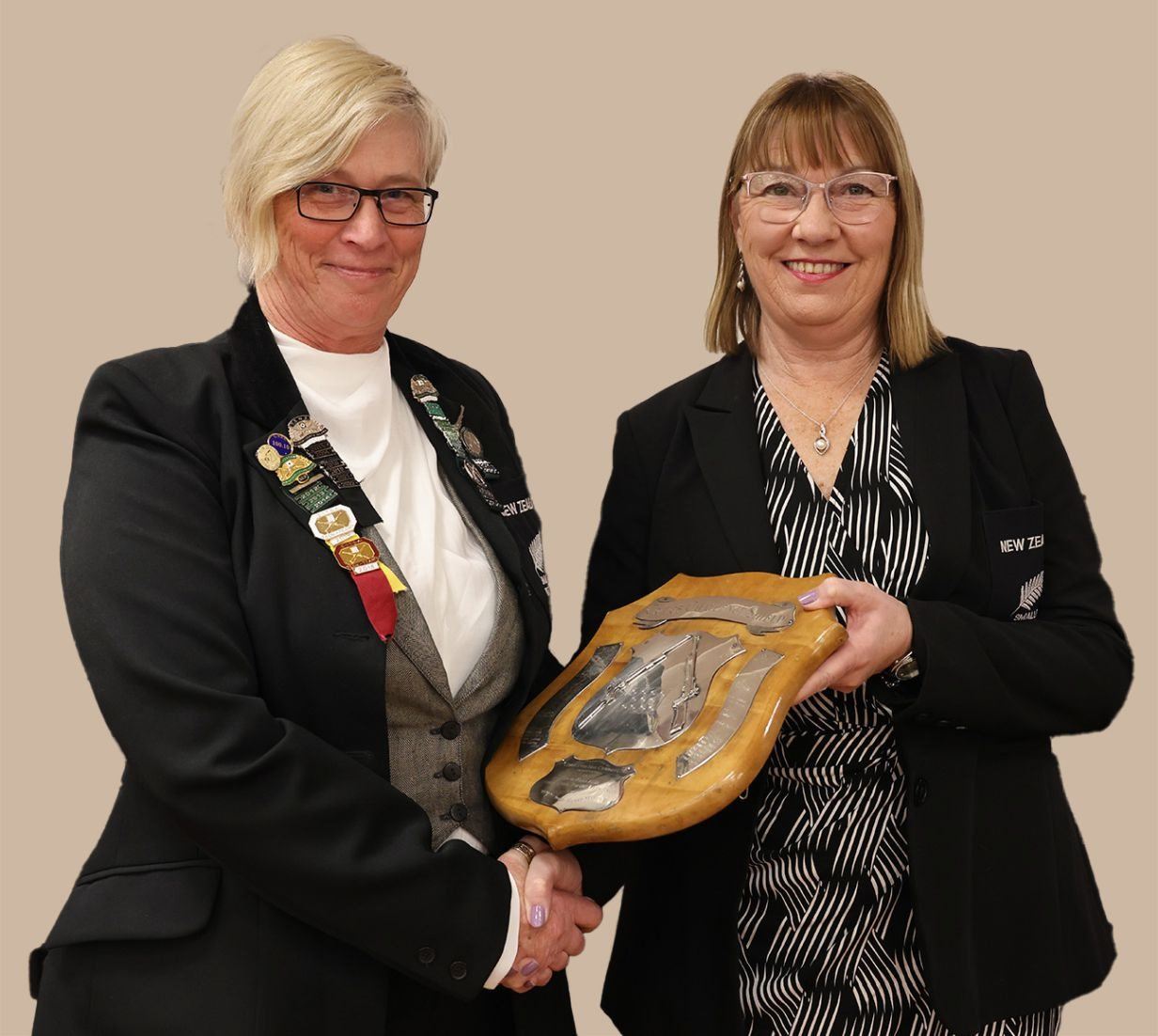 16 _ island women small.jpg